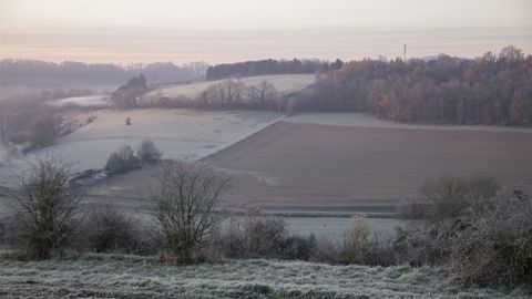 Selon la Confédération paysanne, l'exploitation reprise « représente 7 fois la surface nécessaire à la viabilité économique d'une entreprise agricole ». Selon la Confédération paysanne, l'exploitation reprise « représente 7 fois la surface nécessaire à la viabilité économique d'une entreprise agricole ».