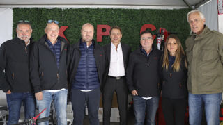 De gauche à droite : Jean-Luc Peron (secteur Nord-Ouest), Pierre Ferrandes (secteur Sud-Est), Nicolas Desquines (secteur Sud-Ouest), Philippe Obrecht (secteur Nord-Est), Antonio Moner (PDG), Merce Moner (direction) et Michel Renou (secteur DOM-TOM).
