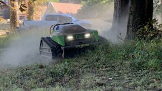 MDB : la débroussailleuse F 23 compacte et agile pour les espaces restreints