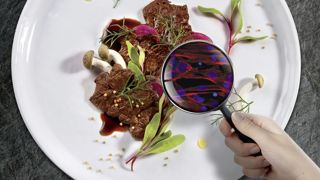 Le sénateur Olivier Rietmann entend, durant trois mois, étudier sous toutes ses coutures la viande de laboratoire. Le sénateur Olivier Rietmann entend, durant trois mois, étudier sous toutes ses coutures la viande de laboratoire.