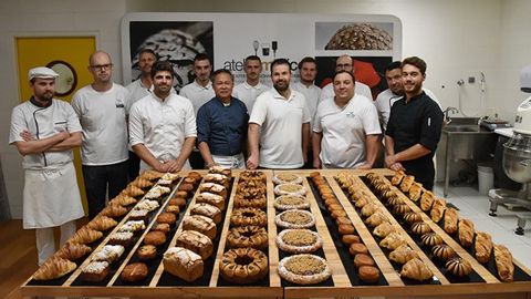 La formation collective 'Viennoiseries' animée par Jean-Marie Lanio. La formation collective 'Viennoiseries' animée par Jean-Marie Lanio.