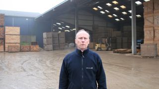 « J'ai cultivé jusqu’à 97 hectares de plants. En 2023, il se peut que je descende à 35 hectares », regrette Arnaud Dedours, agriculteur à Mouriez dans le Pas-de-Calais. « J'ai cultivé jusqu’à 97 hectares de plants. En 2023, il se peut que je descende à 35 hectares », regrette Arnaud Dedours, agriculteur à Mouriez dans le Pas-de-Calais.