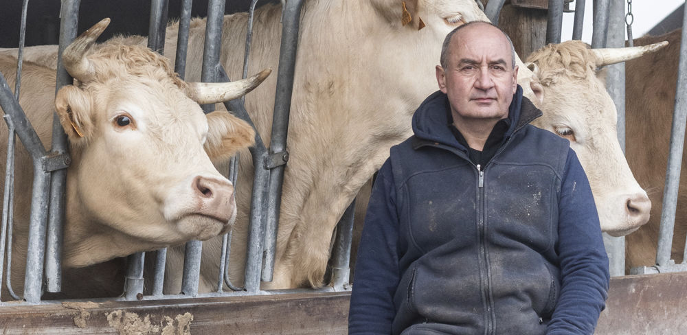 Le député Pascal Lavergne, éleveur en Ariège, a été poursuivi par ses voisins pour les nuisances olfactives et sonores générées par ses bovins.