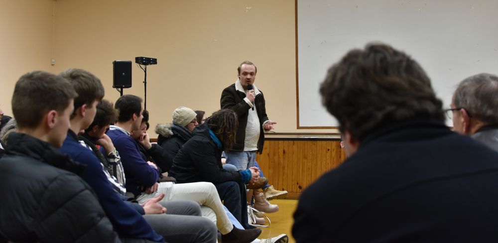 Anatole, animateur au Centre d'information jeunesse de l'Aisne,  invite les consommateurs « à consommer mieux avec l'agriculteur du coin ».