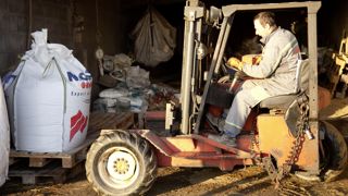 Les big-bags utilisés pour l'alimentation animale pourront être collectés puis recyclés dès l'automne 2023. Les big-bags utilisés pour l'alimentation animale pourront être collectés puis recyclés dès l'automne 2023.