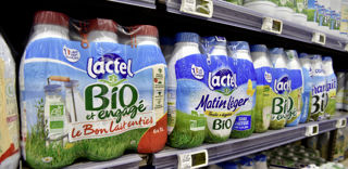 La Fédération nationale d'agriculture biologique a estimé le manque à gagner pour la filière laitière à 70 millions d'euros. La Fédération nationale d'agriculture biologique a estimé le manque à gagner pour la filière laitière à 70 millions d'euros.