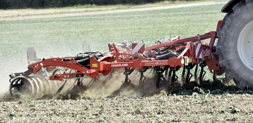 Le réglage de la profondeur de travail du Crossland est hydraulique et sans cales.