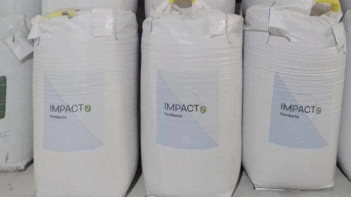 Fertiberia a livré à Vivescia plusieurs big bags d'un engrais azoté décarboné à libération progressive afin que la coopérative puisse le tester sur 200 hectares d'orge de printemps, de blé et colza.