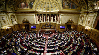 Les sénateurs demandent davantage de célérité au gouvernement pour envoyer à l'Assemblée nationale leur loi sur le "zéro artificialisation nette". Les sénateurs demandent davantage de célérité au gouvernement pour envoyer à l'Assemblée nationale leur loi sur le "zéro artificialisation nette".
