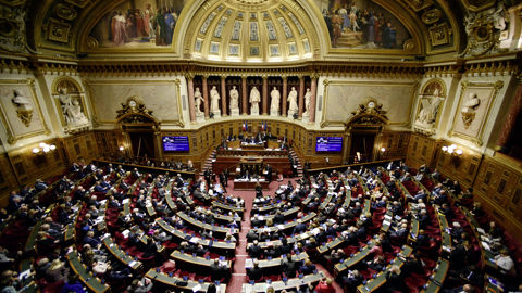 Les sénateurs demandent davantage de célérité au gouvernement pour envoyer à l'Assemblée nationale leur loi sur le "zéro artificialisation nette". Les sénateurs demandent davantage de célérité au gouvernement pour envoyer à l'Assemblée nationale leur loi sur le "zéro artificialisation nette".