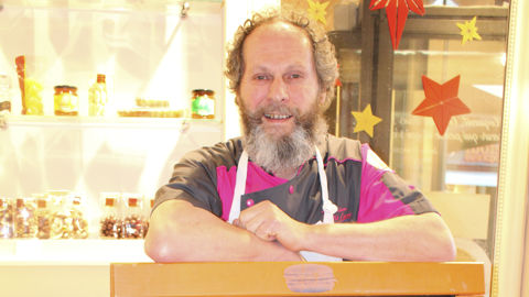 Jean-François Adam est le cinquième propriétaire de la marque déposée, le sixième détenteur du secret de fabrication.