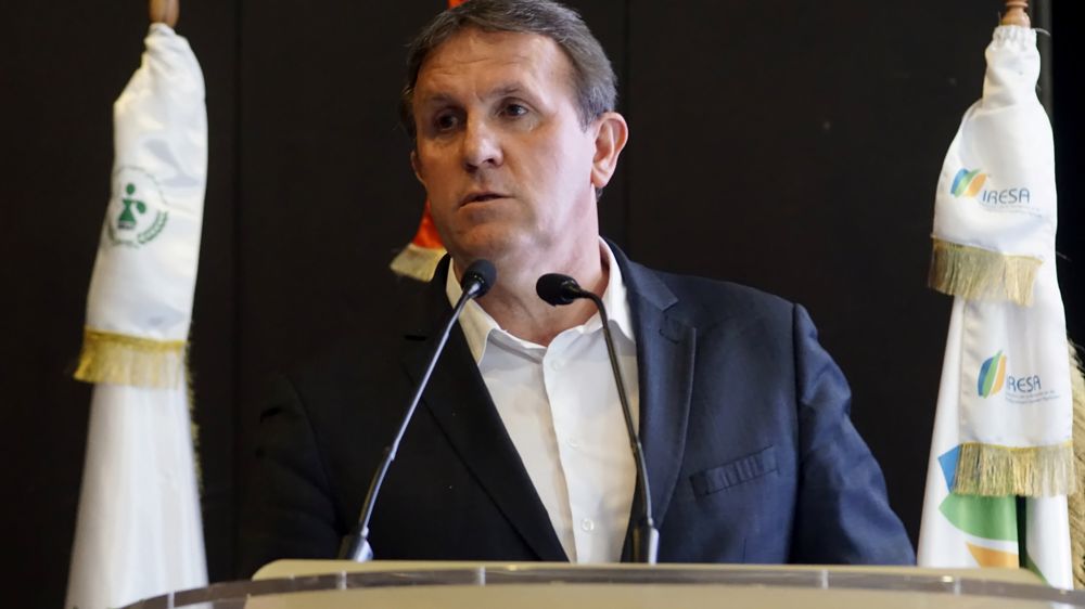 Vincent Chatellier est ingénieur de recherche au département EcoSocio à l’Inrae. Lors du  4e Symposium « Lait, vecteur de Développement » à Tunis le 7 mars, il a incité les pays d’Afrique du Nord à une dépendance raisonnée vis-à-vis du marché mondial, projetant une demande mondiale en lait supérieure à l’offre.