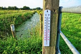 Le réchauffement climatique pourrait atteindre les 4 degrés en France métropolitaine avec des pertes de récoltes agricoles jusqu'à 9,5 %. Le réchauffement climatique pourrait atteindre les 4 degrés en France métropolitaine avec des pertes de récoltes agricoles jusqu'à 9,5 %.