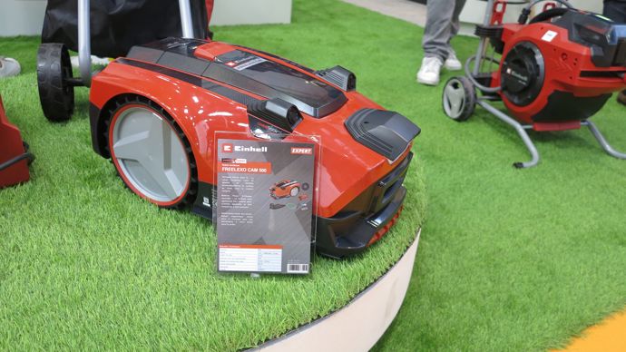 Le robot Einhell Freelexo Cam 500 s'affranchit du fil périmétrique pour un prix de vente conseillé de 999,95 €. Le robot Einhell Freelexo Cam 500 s'affranchit du fil périmétrique pour un prix de vente conseillé de 999,95 €.