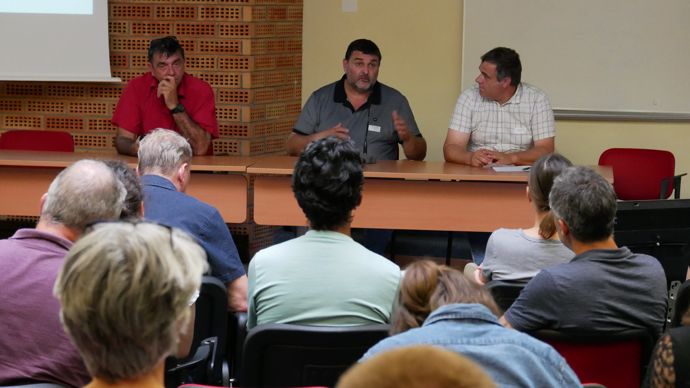« Je suis persuadé que c'est l'avenir ! », s'est exclamé Hubert Deltrieu, céréalier et vigneron à Carcassonne, à propos des cultures dérobées, lors de la restitution du projet « 3 cultures en 2 ans », mercredi 31 mai à Auzeville-Tolosane (Haute-Garonne).