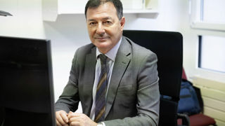 "D'une quarantaine de médiations par an, le service de la Médiation des relations commerciales agricoles est passé à près de 180 en 2022 du fait notamment des effets de la guerre en Ukraine (hausse des cours, révision des contrats, évolution des indicateurs)", explique Thierry Dahan, médiateur des relations commerciales agricoles. "D'une quarantaine de médiations par an, le service de la Médiation des relations commerciales agricoles est passé à près de 180 en 2022 du fait notamment des effets de la guerre en Ukraine (hausse des cours, révision des contrats, évolution des indicateurs)", explique Thierry Dahan, médiateur des relations commerciales agricoles.