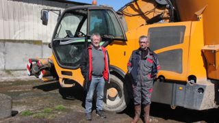 François Baron, Christophe Courilleau et leur troisième associé ont organisé leur exploitation depuis vingt ans pour fonctionner avec pratiquement aucun matériel en propriété.