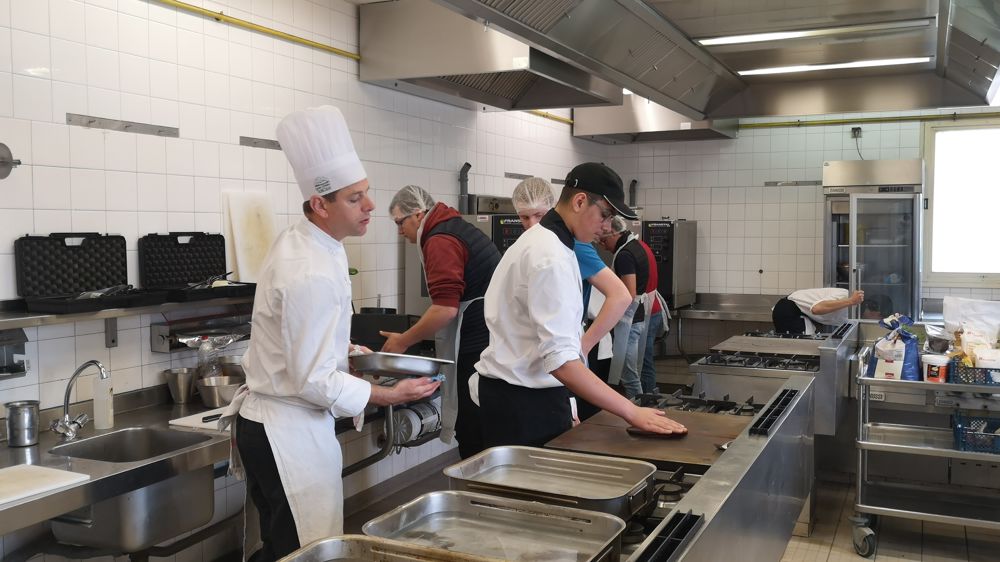 Les élèves du lycée agricole se sont mis aux fourneaux aux côtés de ceux du lycée hôtelier.