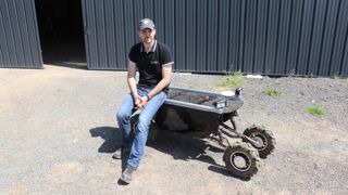 Remi Gaget, à la tête de l’EARL du pressoir, est passionné par la mécanique, l’électronique et l’informatique.