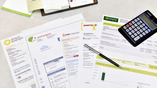Les bons de commande et de livraison ou les factures de l'entreprise doivent être conservés dix ans. Les bons de commande et de livraison ou les factures de l'entreprise doivent être conservés dix ans.