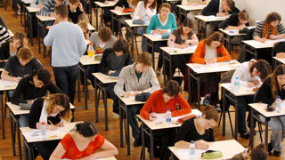 En juin 2023, 83,98 % des élèves et apprentis ont obtenu leur diplôme de l'enseignement agricole. En juin 2023, 83,98 % des élèves et apprentis ont obtenu leur diplôme de l'enseignement agricole.