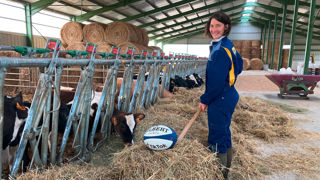 Joueuse internationale de rugby, Jessy Trémoulière raccroche les crampons et se consacre à son élevage en Auvergne. Joueuse internationale de rugby, Jessy Trémoulière raccroche les crampons et se consacre à son élevage en Auvergne.