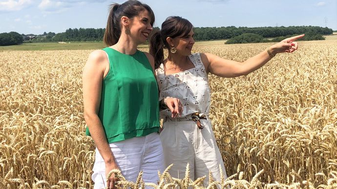 Emilie Bocquet, directrice des ressources humaines (à g.) et Nathaly Hardy, responsable marketing et communication chez Lepicard Agriculture (à dr.), se sont formées à l'utilisation de LinKedIn.