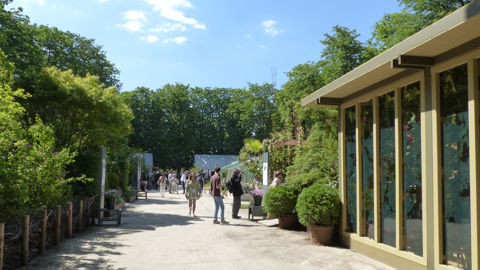 Une allée de l'espace dédié aux grandes créations paysagère sur l'édition 2023 du salon Jardins, Jardin. Une allée de l'espace dédié aux grandes créations paysagère sur l'édition 2023 du salon Jardins, Jardin.