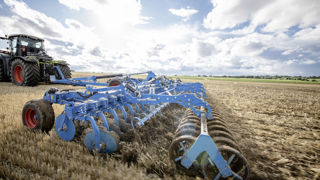 Le déchaumeur Rubin 10/1000 de Lemken remplace le Gigant Rubin. Le déchaumeur Rubin 10/1000 de Lemken remplace le Gigant Rubin.
