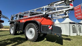 Le seul automoteur de pulvérisation Artec présent sur Innov-Agri porte déjà les couleurs de Kuhn. Le seul automoteur de pulvérisation Artec présent sur Innov-Agri porte déjà les couleurs de Kuhn.