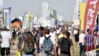 Dès l'ouverture le mardi matin, les visiteurs étaient nombreux dans les allées du salon Innov-Agri. Dès l'ouverture le mardi matin, les visiteurs étaient nombreux dans les allées du salon Innov-Agri.