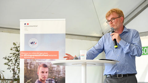 Marc Fesneau, le ministre de l'Agriculture, a présenté les premières mesures du pacte d'orientation et d'avenir agricoles lors du festival Terres de Jim organisé à Cambrai par Jeunes Agriculteurs. Marc Fesneau, le ministre de l'Agriculture, a présenté les premières mesures du pacte d'orientation et d'avenir agricoles lors du festival Terres de Jim organisé à Cambrai par Jeunes Agriculteurs.