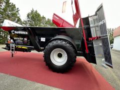Chevance profite du salon breton pour dévoiler ses épandeurs Booster. Proposé en complément de la gamme Sniper, ils sont caractérisés par une faible hauteur de chargement et se déclinent de 12 à 18 m³. Chevance profite du salon breton pour dévoiler ses épandeurs Booster. Proposé en complément de la gamme Sniper, ils sont caractérisés par une faible hauteur de chargement et se déclinent de 12 à 18 m³.