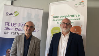 Arnaud Degoulet, le président d’Agrial (à gauche),et Philippe Bizien, le président d’Evel’Up, ont détaillé le projet de rapprochement de leurs organisations de producteurs de porcs. Arnaud Degoulet, le président d’Agrial (à gauche),et Philippe Bizien, le président d’Evel’Up, ont détaillé le projet de rapprochement de leurs organisations de producteurs de porcs.