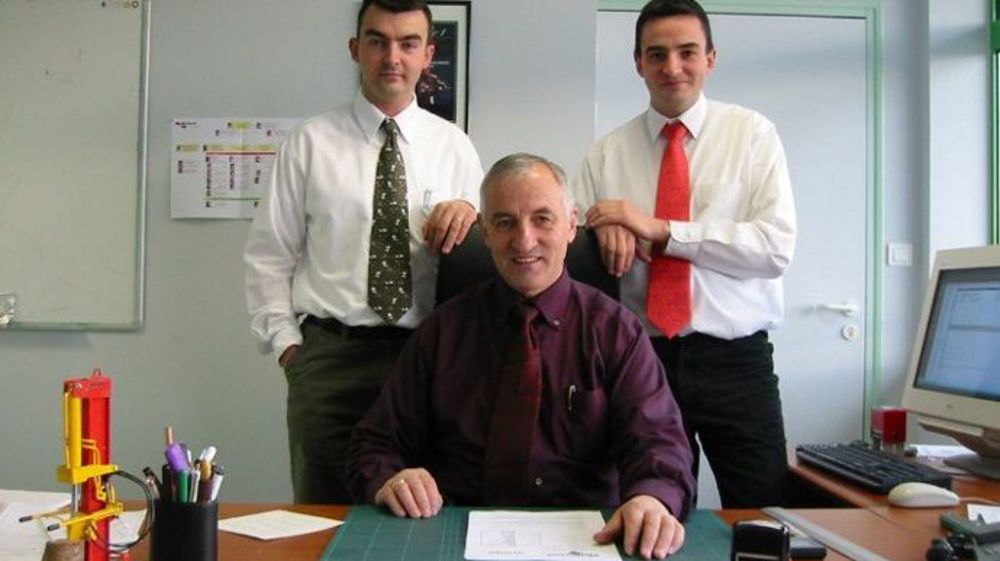 Claude Rabaud, entouré de ses fils, Eric et Jérôme qui co-dirigent l'entreprise familiale. 
