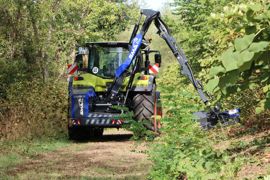 SMA profite de l'arrivée de la gamme Cobra pour se lancer dans l'entraînement électrique. Il introduit ainsi la E-Cobra.
