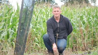 « La plantation de haies est une action simple, efficace et très bien perçue par les habitants », estime Yohann Pesquerel, éleveur laitier à Balleroy-sur-Drôme (Calvados). « La plantation de haies est une action simple, efficace et très bien perçue par les habitants », estime Yohann Pesquerel, éleveur laitier à Balleroy-sur-Drôme (Calvados).