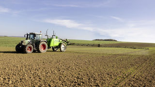 Le prosulfocarbe est la deuxième substance active herbicide vendue sur le marché en France, selon l'Anses (Agence nationale de sécurité sanitaire de l'alimentation, de l'environnement et du travail). Le prosulfocarbe est la deuxième substance active herbicide vendue sur le marché en France, selon l'Anses (Agence nationale de sécurité sanitaire de l'alimentation, de l'environnement et du travail).