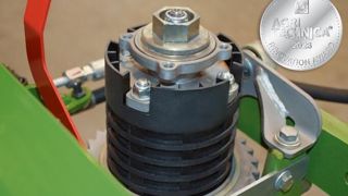 Le système télescopique d'affûtage repositionne automatiquement la pierre au fil des cycles. Le système télescopique d'affûtage repositionne automatiquement la pierre au fil des cycles.
