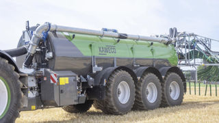La tonne à lisier Profi III Gen. 2 de Kaweco embarque une pompe centrifuge auto-amorçante. La tonne à lisier Profi III Gen. 2 de Kaweco embarque une pompe centrifuge auto-amorçante.