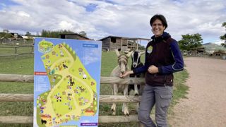 Auriane Tauveron accueille près de 27 000 personnes par an sur sa ferme pédagogique. Auriane Tauveron accueille près de 27 000 personnes par an sur sa ferme pédagogique.