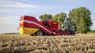 L’arracheuse à pommes de terre Evo 260 de Grimme, remplace la SE 260. L’arracheuse à pommes de terre Evo 260 de Grimme, remplace la SE 260.