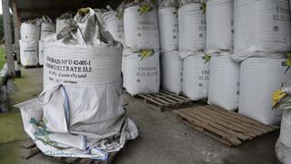 Fertilizers Europe vise une réduction de 70 % de leurs émissions de gaz à effet de serre d'ici à 2040, pour la production des engrais azotés. Fertilizers Europe vise une réduction de 70 % de leurs émissions de gaz à effet de serre d'ici à 2040, pour la production des engrais azotés.