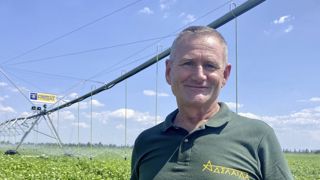 Comme beaucoup d'agriculteurs ukrainiens, Serhiy Rybalko a subi financièrement les problèmes logistiques liés au conflit avec la Russie. Comme beaucoup d'agriculteurs ukrainiens, Serhiy Rybalko a subi financièrement les problèmes logistiques liés au conflit avec la Russie.