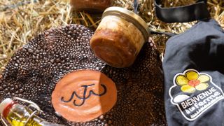 Le réseau Bienvenue à la ferme offre un large choix avec ses colis de produits de terroir. Le réseau Bienvenue à la ferme offre un large choix avec ses colis de produits de terroir.