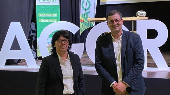 La directrice générale, Agnès Duwer, et le président, Thierry Dupont, avant l'assemblée générale d'Agora, mardi 12 décembre, à Beauvais (Oise).