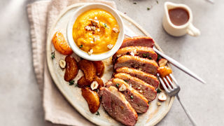 Recette de magret de canard à la bière, clémentine de Corse et thym, purée de butternut aux noisettes.