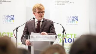 Le ministre de l’Agriculture, Marc Fesneau, a présenté, le 15 décembre 2023, les 35 mesures du pacte d’orientation et d’avenir agricoles dont l'objectif est de former et d'installer une nouvelle génération d'agriculteurs. Le ministre de l’Agriculture, Marc Fesneau, a présenté, le 15 décembre 2023, les 35 mesures du pacte d’orientation et d’avenir agricoles dont l'objectif est de former et d'installer une nouvelle génération d'agriculteurs.