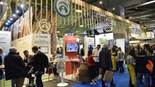 En collaboration avec La Ferme Digitale et Mistral Al, le Sia'Pro organise un hackathon de deux jours pour trouver des solutions aux agriculteurs grâce à l'intelligence artificielle. En collaboration avec La Ferme Digitale et Mistral Al, le Sia'Pro organise un hackathon de deux jours pour trouver des solutions aux agriculteurs grâce à l'intelligence artificielle.
