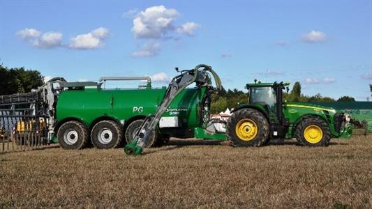 Tracteur avec tonne à lisier